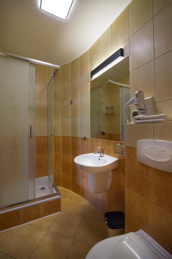 Hotel Ros Pisz Dış mekan fotoğraf